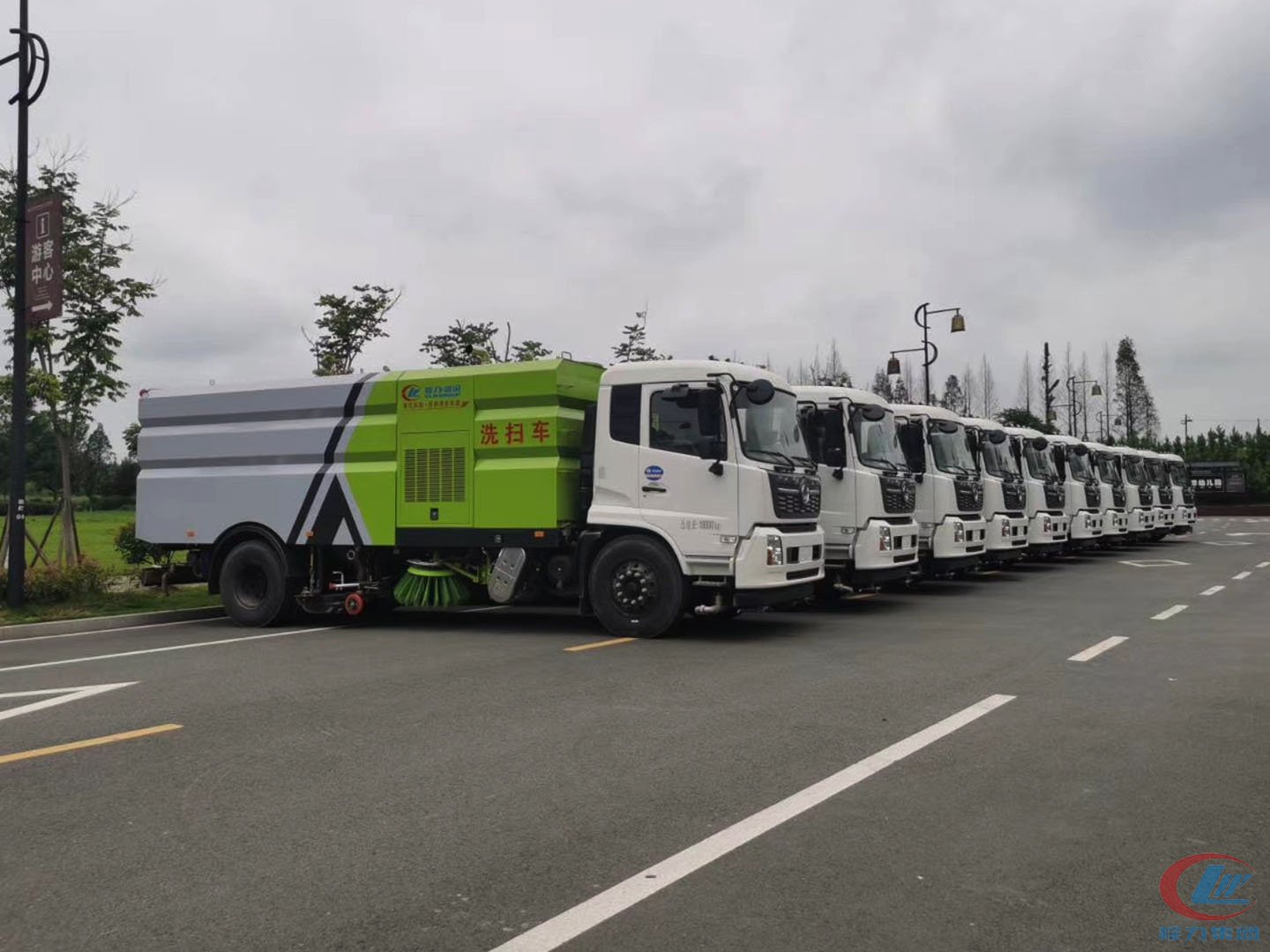 程力集團東風天錦洗掃車批量交車