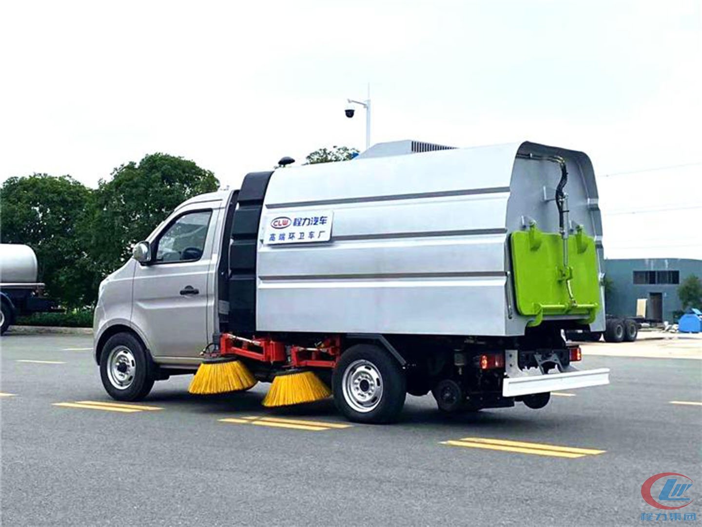 長安小型汽油掃路車圖片