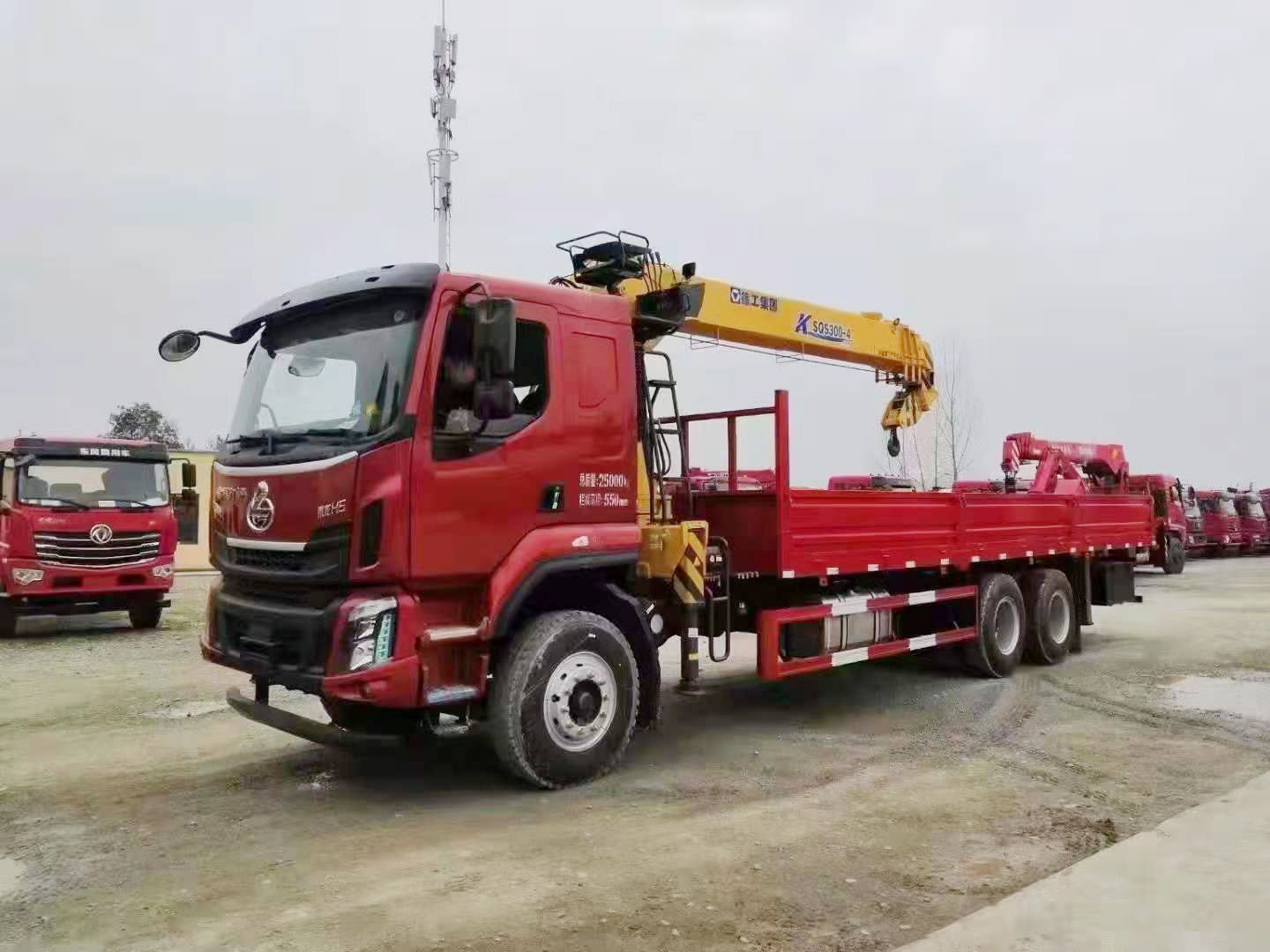 國六東風柳汽乘龍后八輪隨車吊