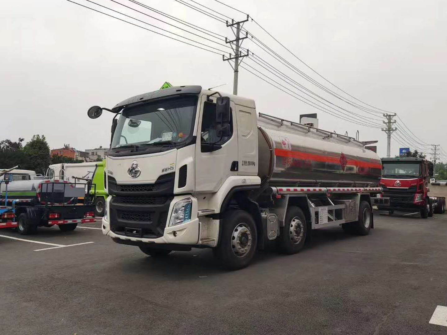 國六東風(fēng)柳汽乘龍鋁合金運(yùn)油車