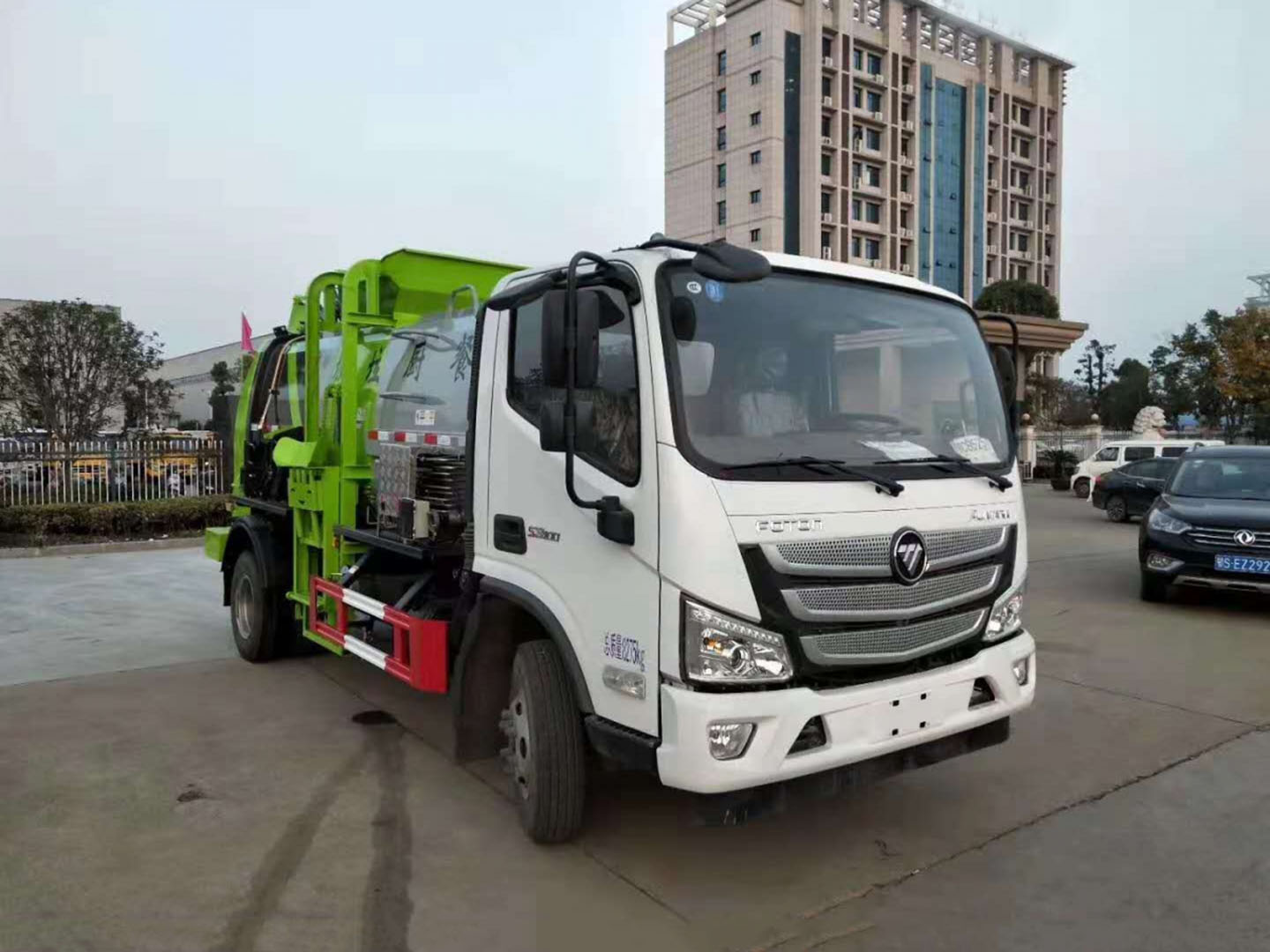 國六福田歐馬可（方罐）餐廚垃圾車