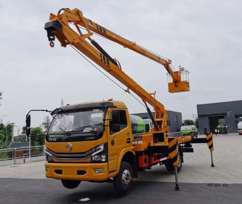 國(guó)六東風(fēng)多利卡18.5米高空作業(yè)車