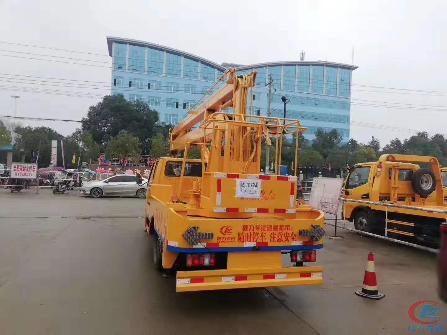 程力江鈴16米高空作業(yè)車側(cè)面圖